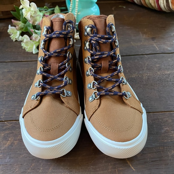 OLD NAVY Boys Nylon Hybrid Hiker Boot - Picture 3 of 6